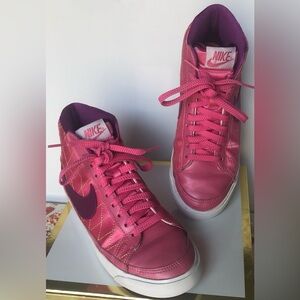 Vintage Nike Blazer Sneaker Satin Quilted w/ Gold stitching 375573-603 size 7.5